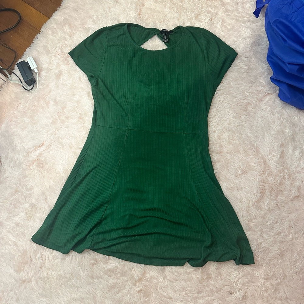 💕 green cap sleeve fit and flare dress - Picture 3 of 4